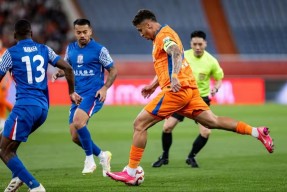 九游体育app集结日成都蓉城调整名单以备英超；绝杀压哨环节打磨；球迷炸锅；临场指挥获称赞的简单介绍